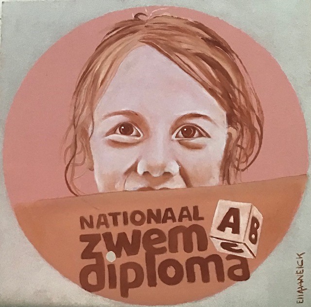 Meisje met zwemdiploma